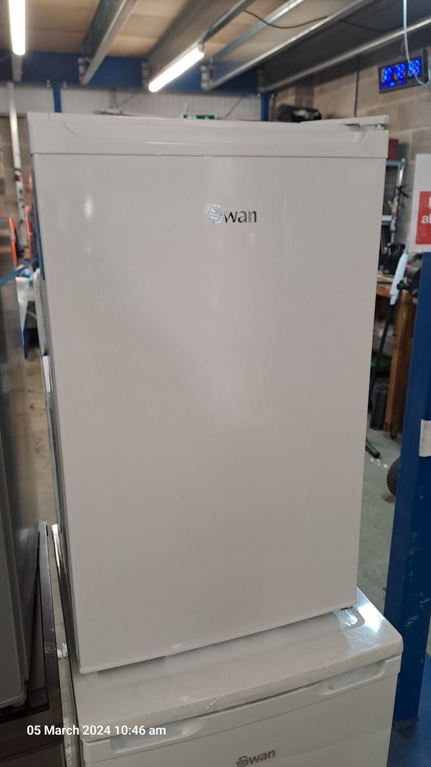 Swan SR156140W H84cm W47cm Larder Fridge Brand New Graded White
