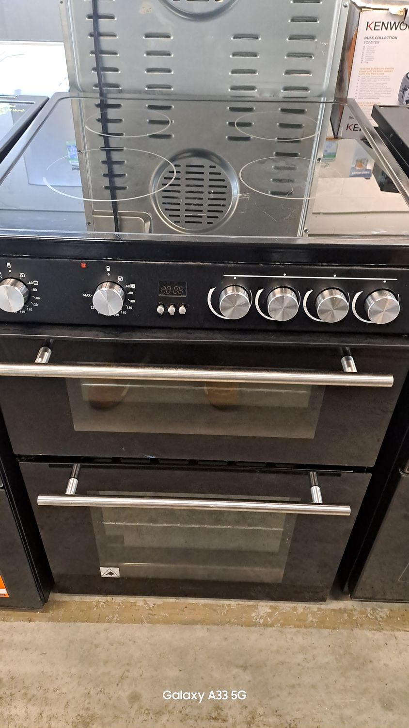 Hisense HDE3211BBUK 60cm Electric Cooker Double Oven with Ceramic Hob Black A/A Rated Refurbished 