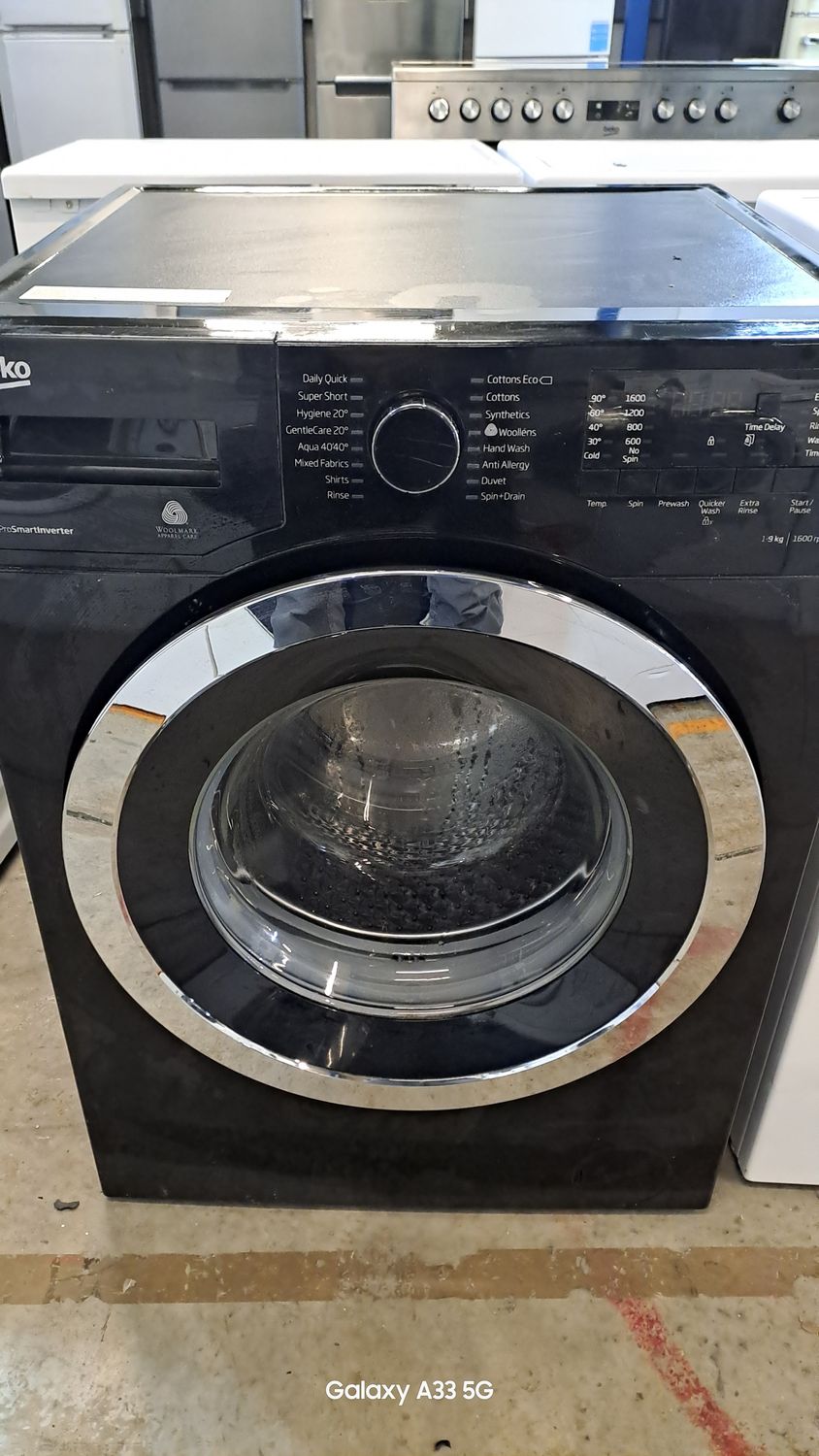 Beko WB963446B 9kg Load 1600 Spin Washing Machine Black Refurbished