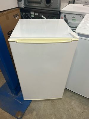 Essentials 48cm Under counter Freezer White