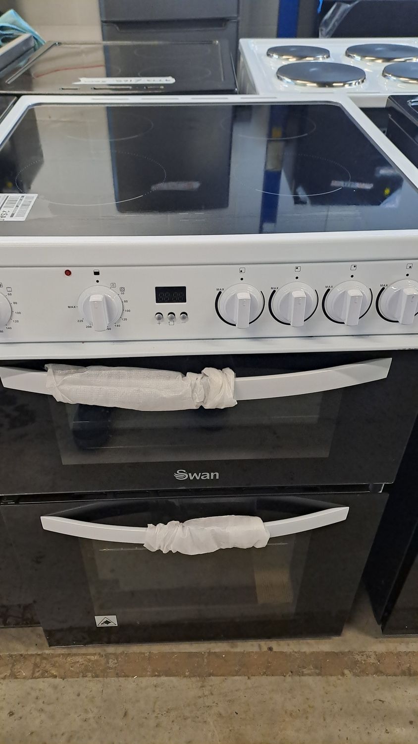Swan SX16730W 60cm Electric Cooker Double Oven Ceramic Hob White New Graded 