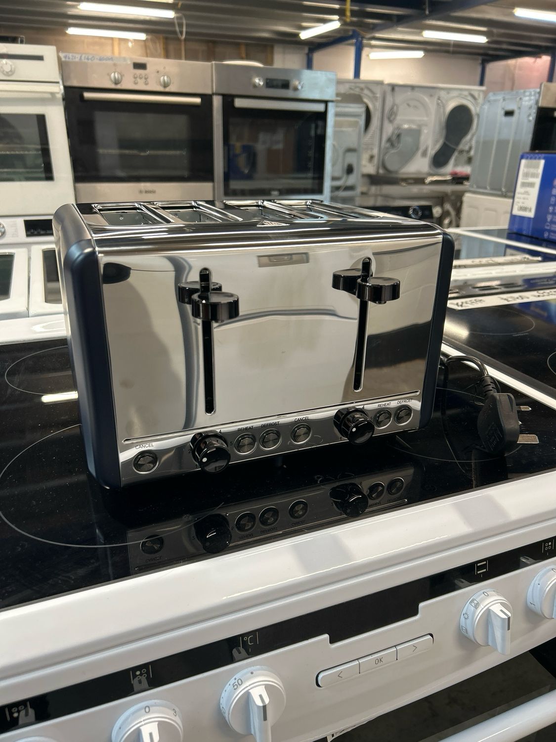 :Tower T20086MNB Sera 4 Slice Toaster - Midnight Blue