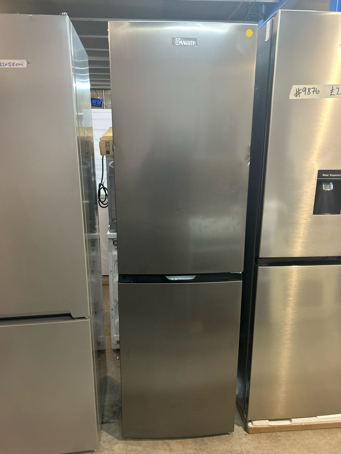 Swan SR156120I Frost Free Fridge Freezer 60/40 New Graded H181cm W54cm D61cm