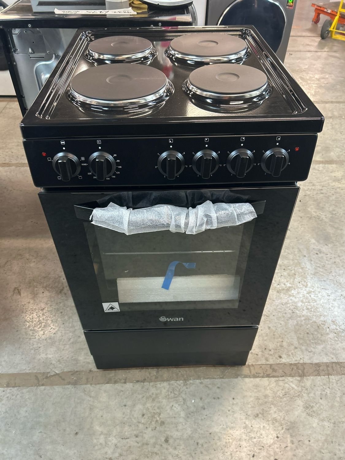 Swan SX16710B 50cm Electric Cooker Black New Graded