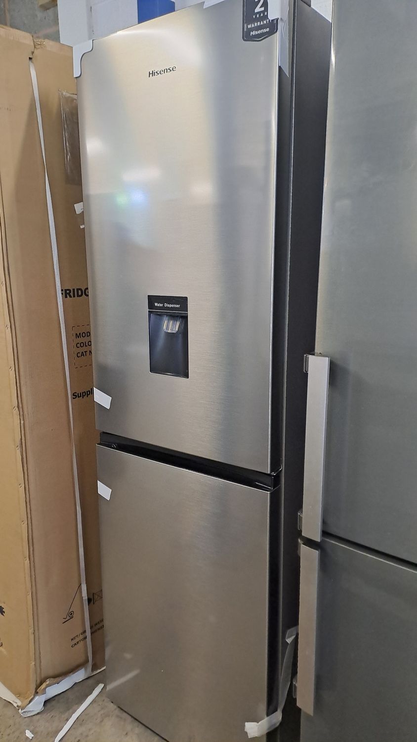 Hisense RB327N4WCE Frost Free Fridge Freezer H183cm W55cm D54cm Silver New Unboxed