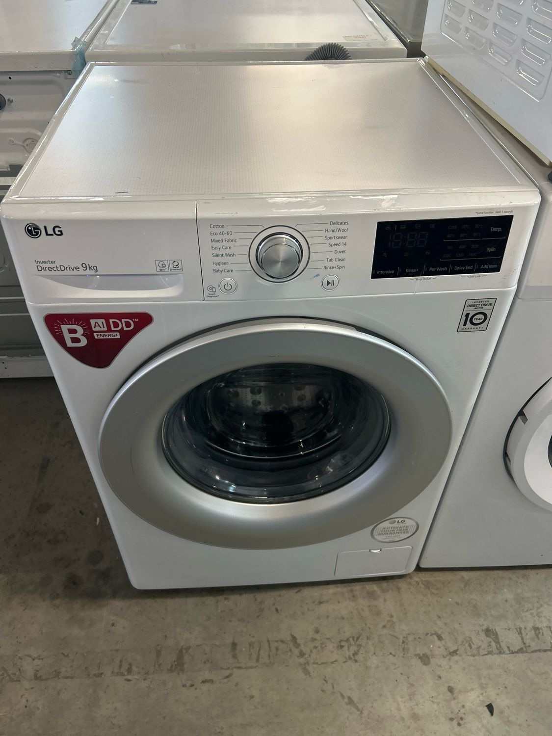 LG F4V309WNE 9kg 1400rpm Washing Machine White