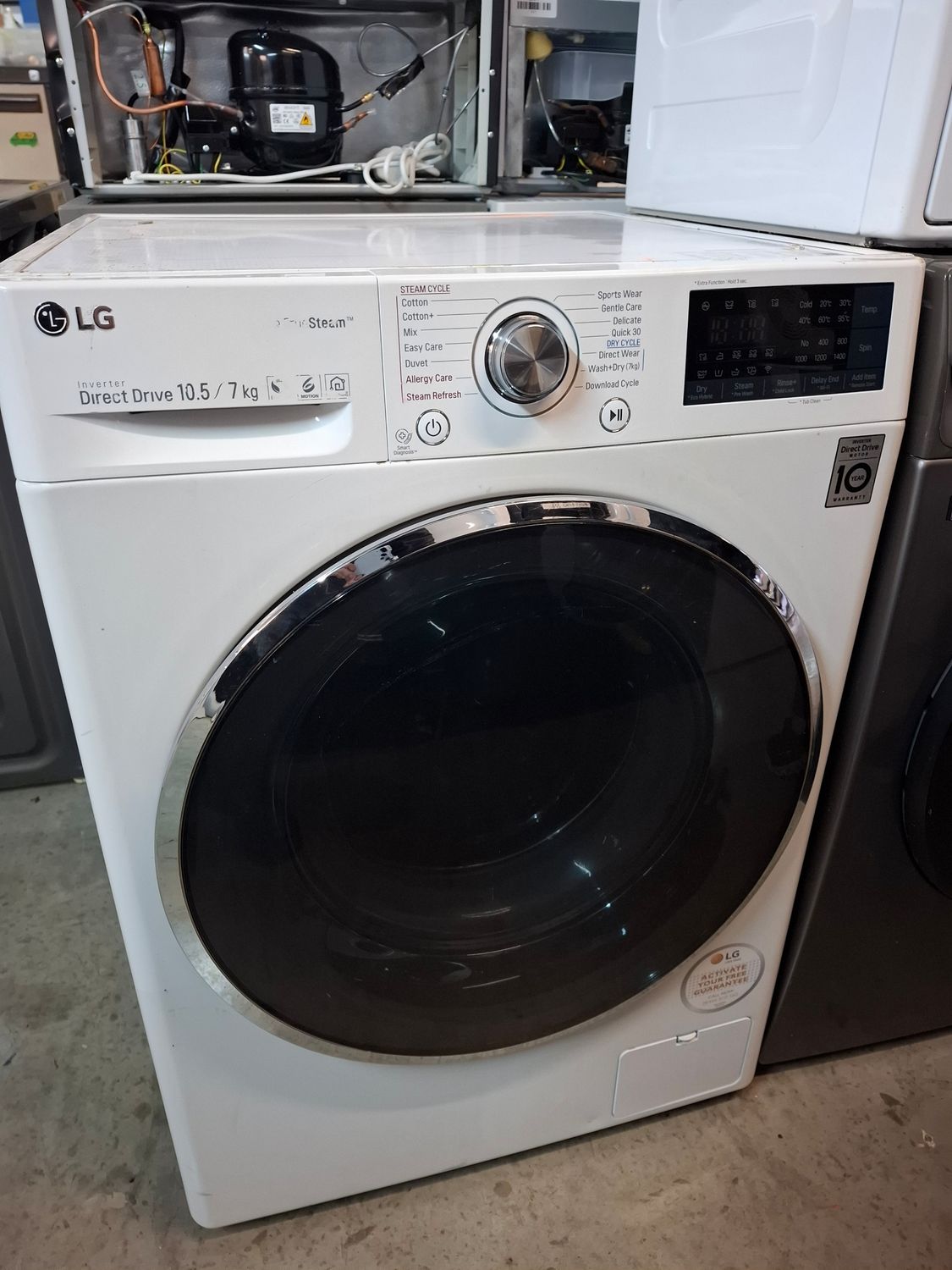 LG F4J8JH2W 10.5kg/7kg 1400 Washer Dryer White