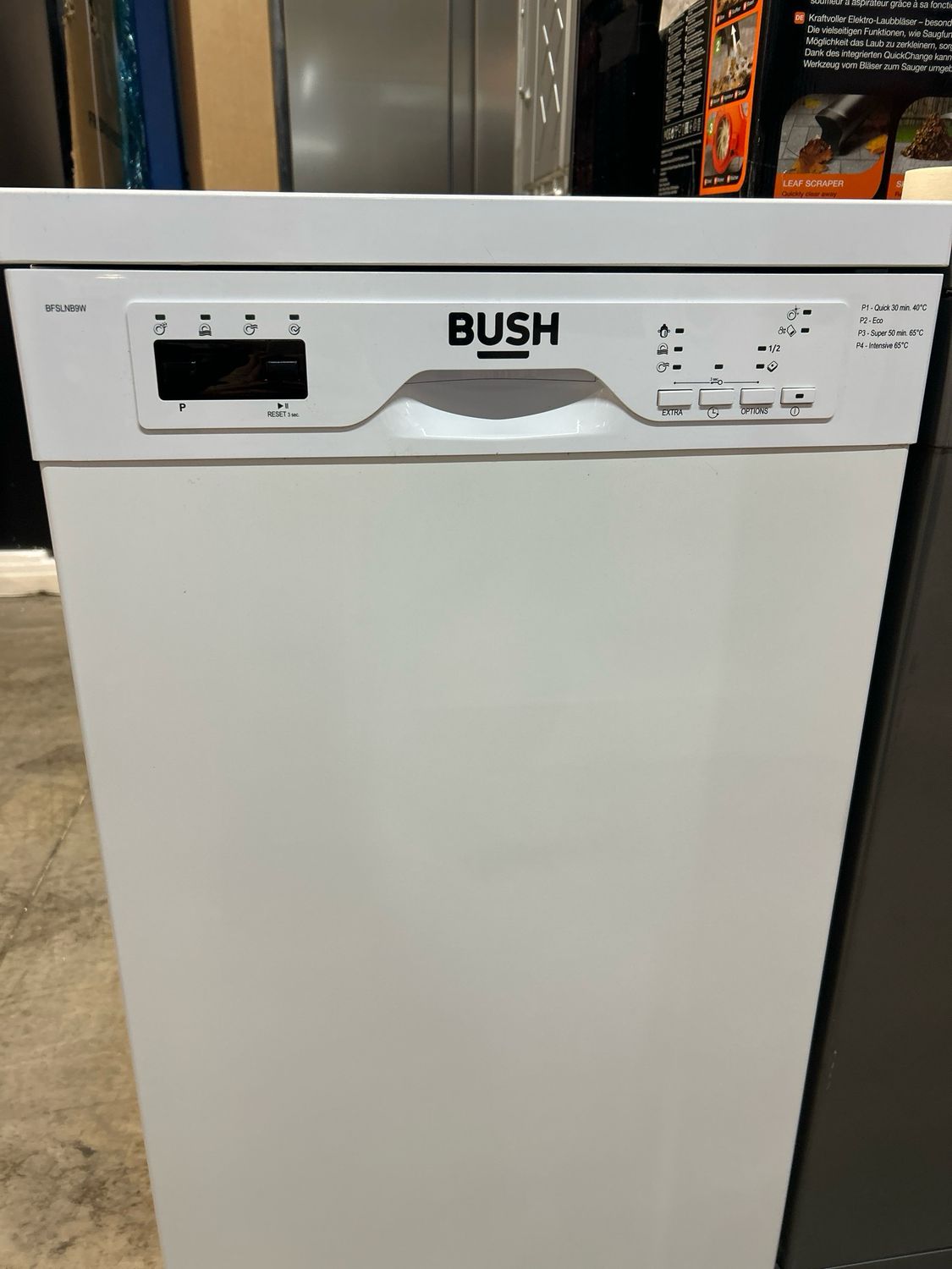 Bush 45cm Freestanding Slimline Dishwasher White. Mint Condition 