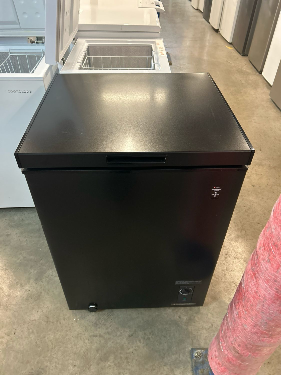 Russell Hobbs RH142CF0E1B 143L Black Chest Freezer W60cm D55cm H85cm