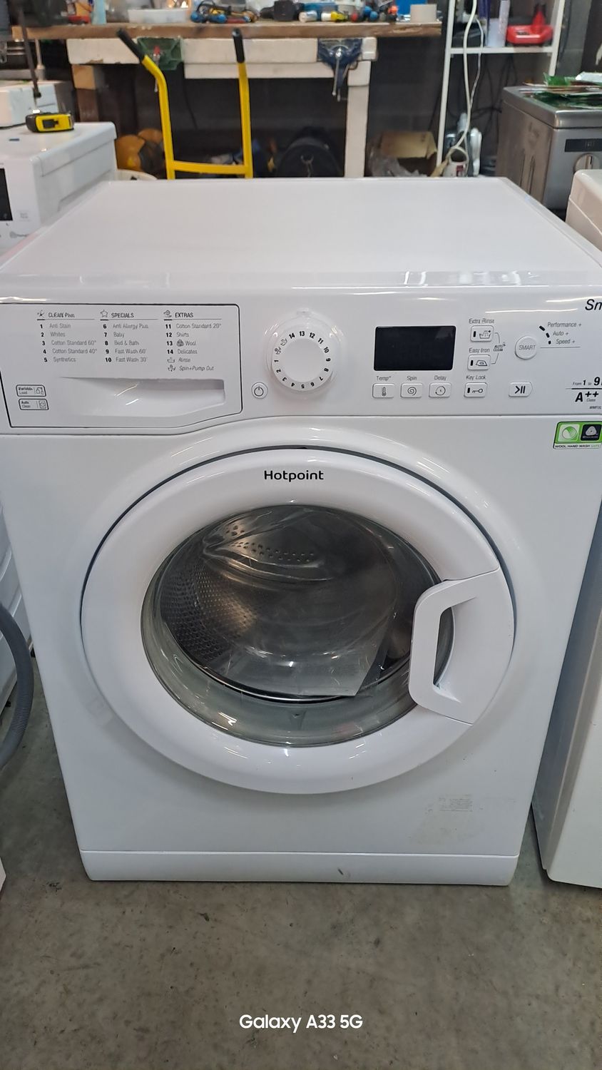 Hotpoint WMFUG942 9kg Load 1400 Washing Machine White Refurbished