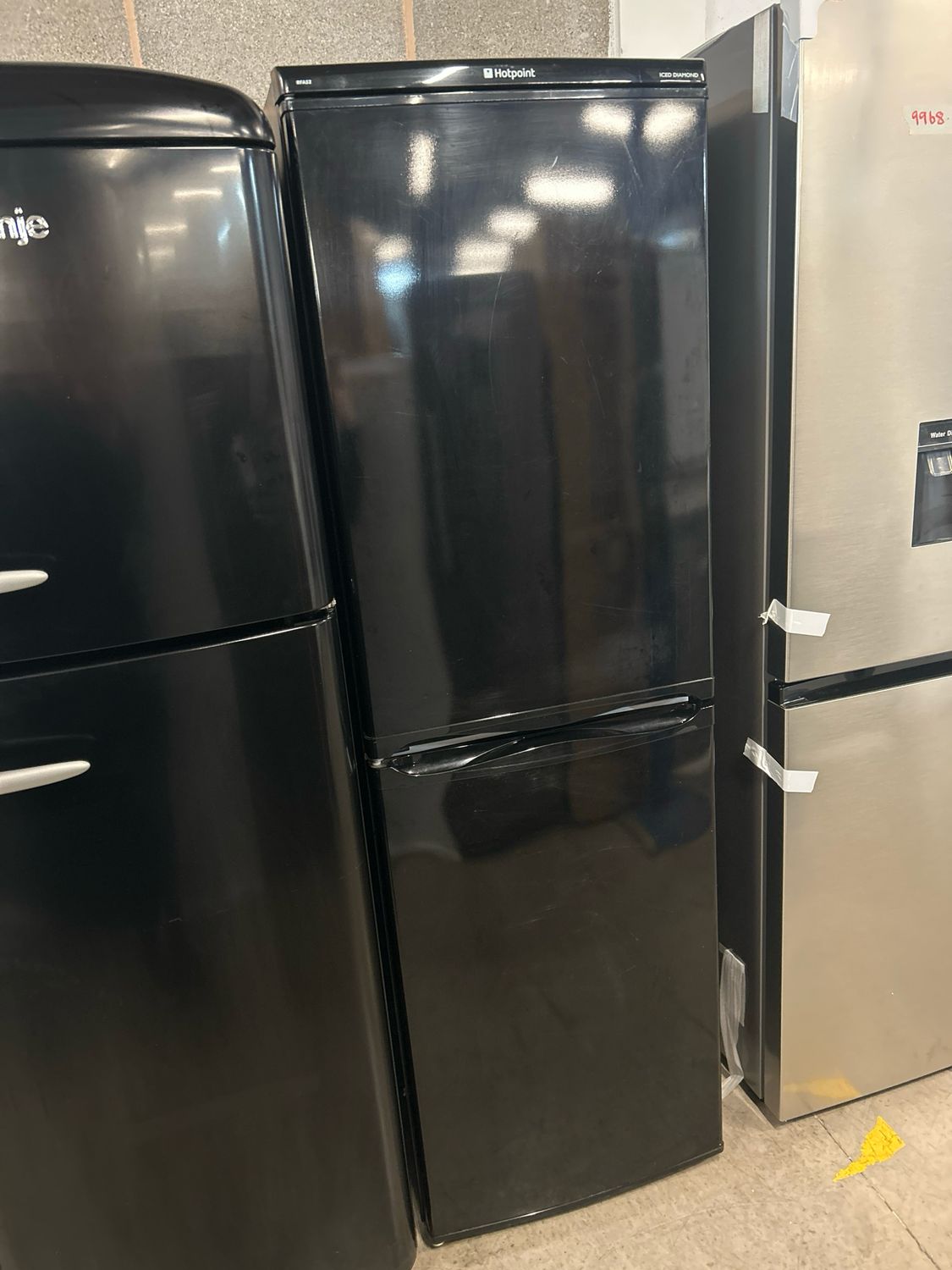 Hotpoint RFA52 Fridge Freezer H174cm W55cm Black