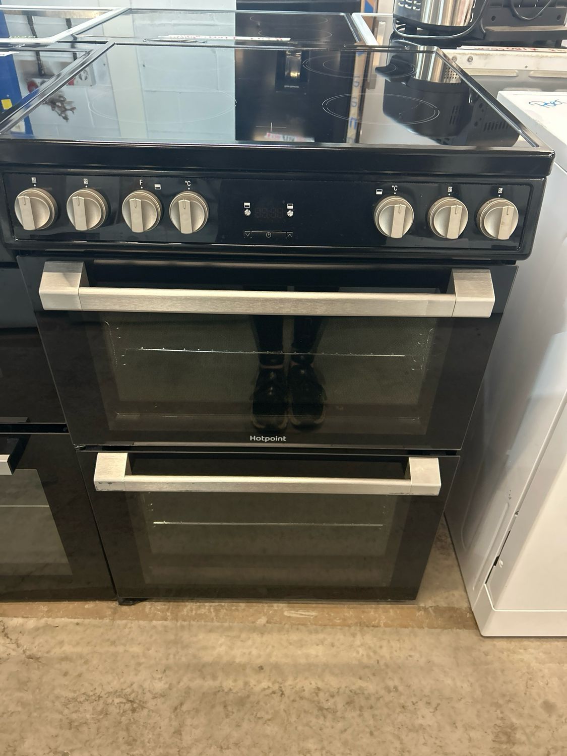 Hotpoint HDT67V9H2CB 60cm Electric cooker Double Oven Black