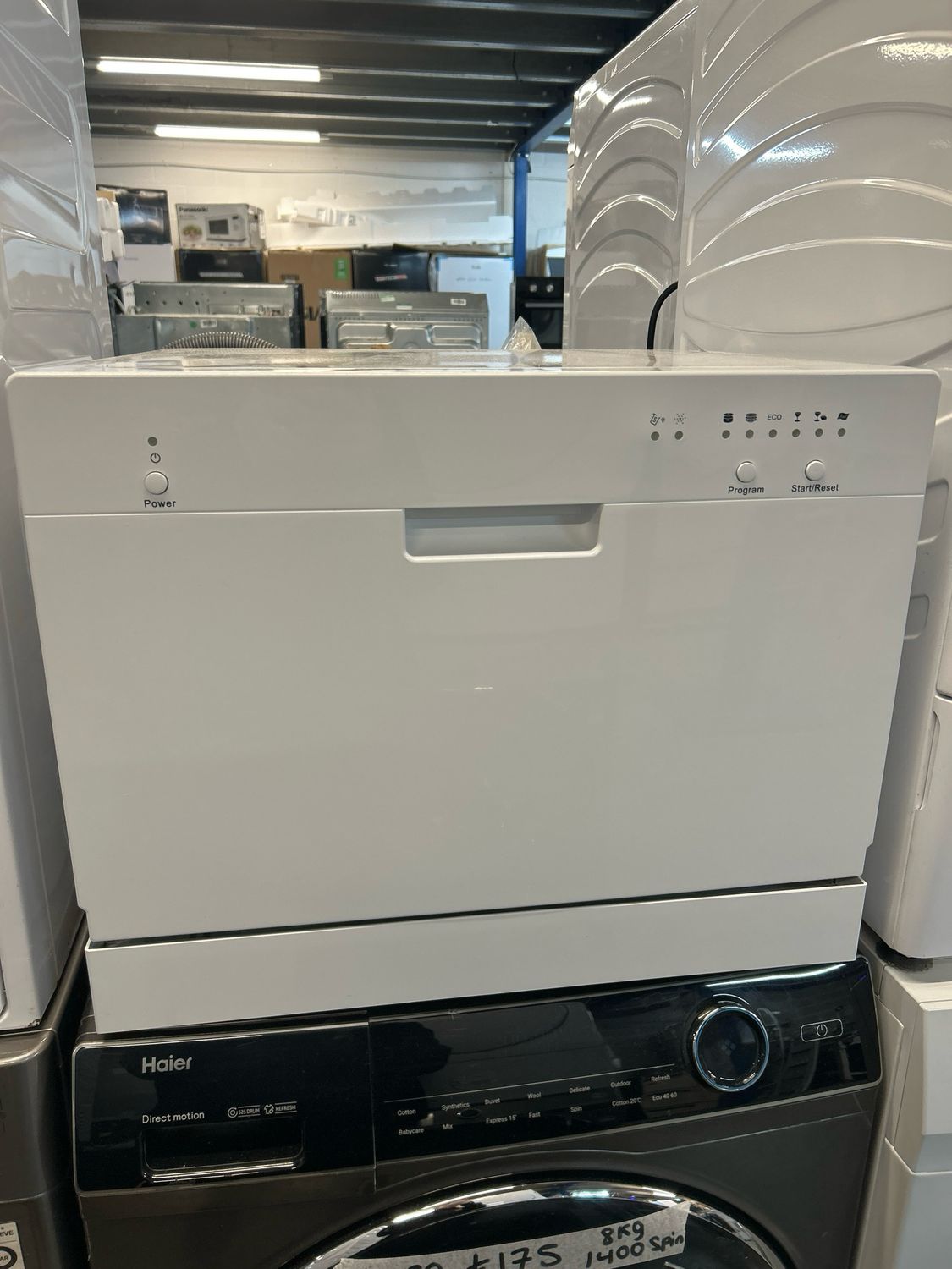 Essentials CDWTT13 Table Top Dishwasher White H43cm W55cm D50cm