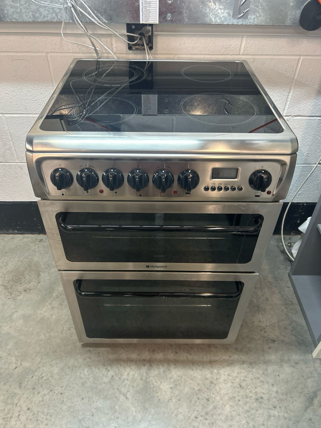 Hotpoint 60cm Electric cooker Silver