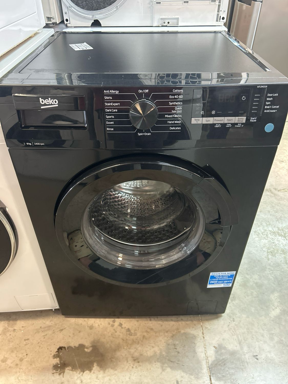 Beko WTL94151B 9kg 1400rpm Washing Machine Black - Been Used - 1 Month Old