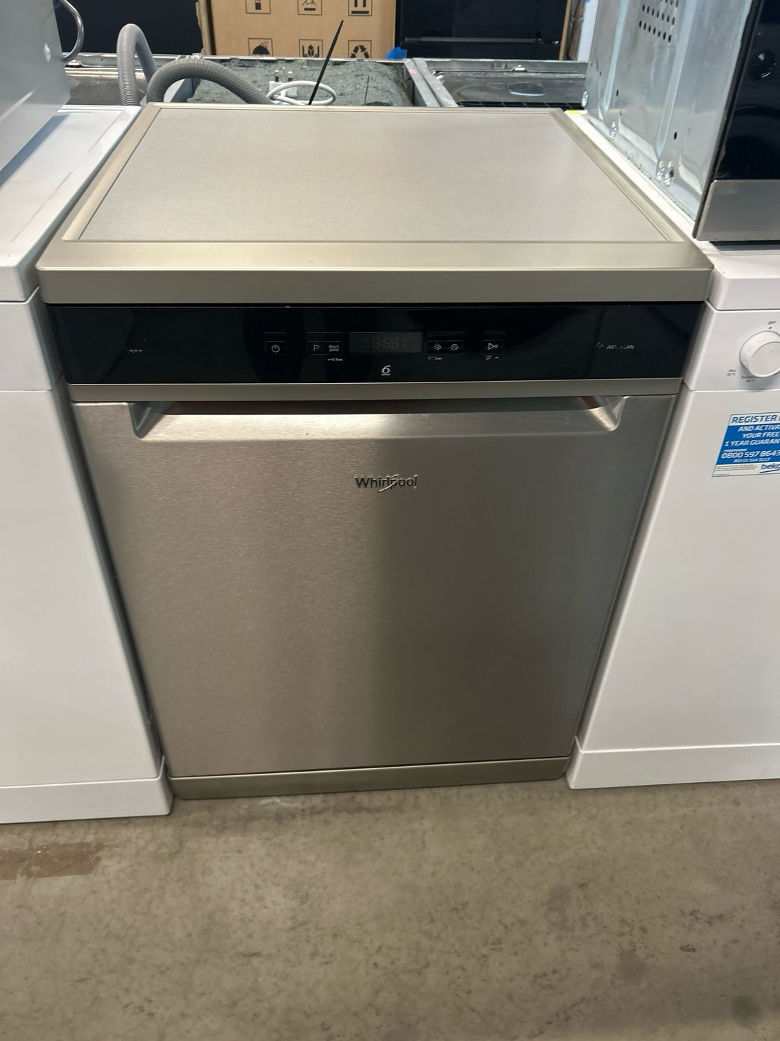 Whirlpool 60cm Freestanding Full Size Dishwasher Silver