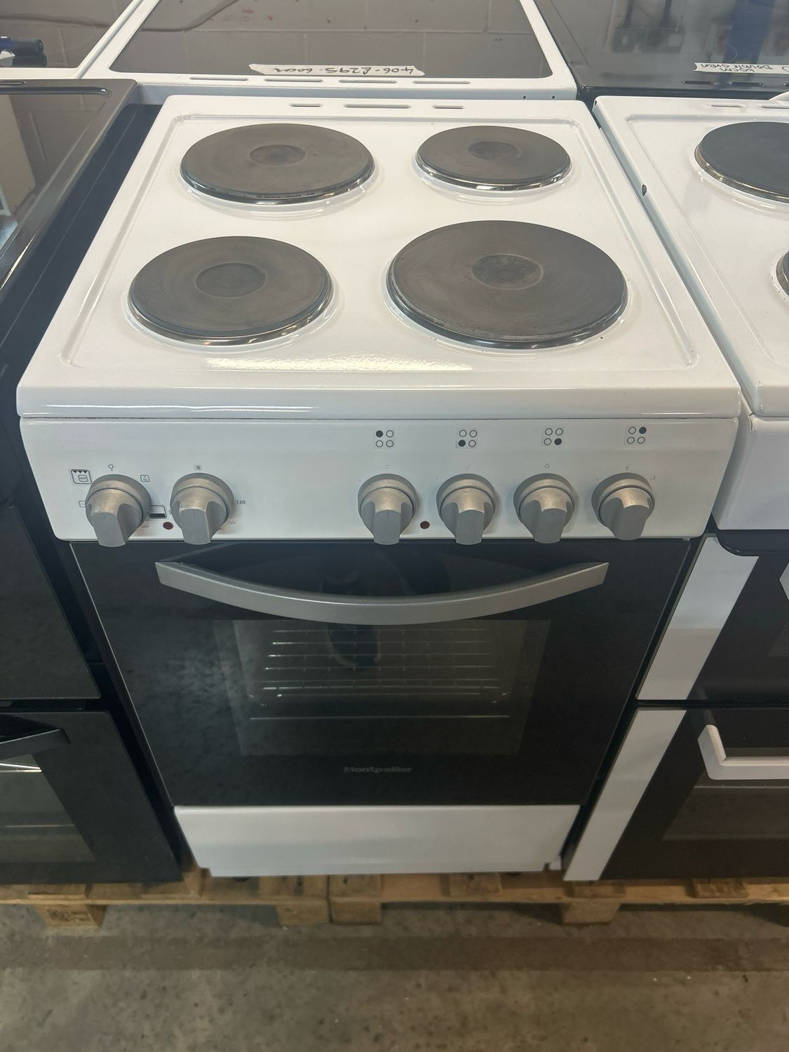 Montpellier 50cm Electric cooker Solid Hobs White