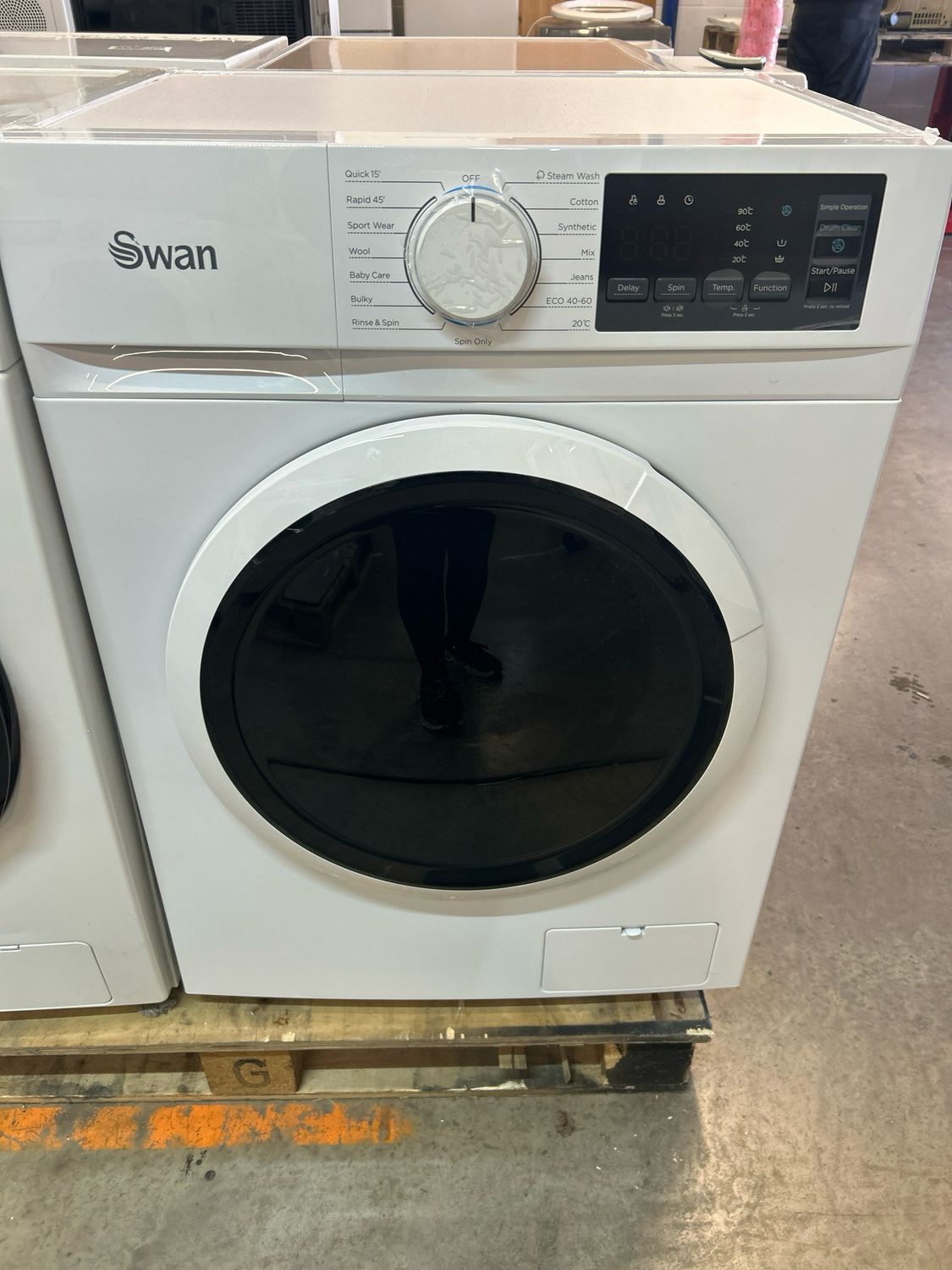 Swan SW75120W 8kg 1400rpm Washing Machine White New Graded - Dint On Back