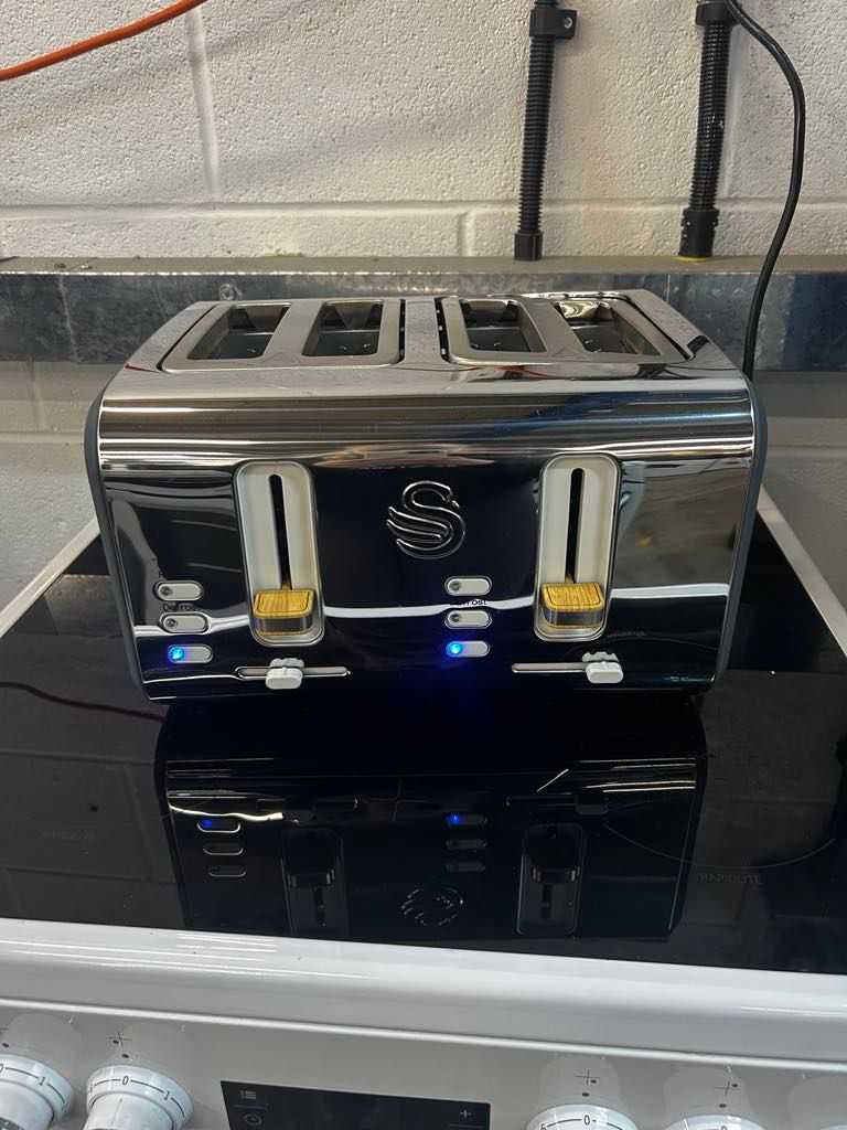 :Swan 4 Slice Nordic Style Toaster ST14620GRYN RRP: £79.99