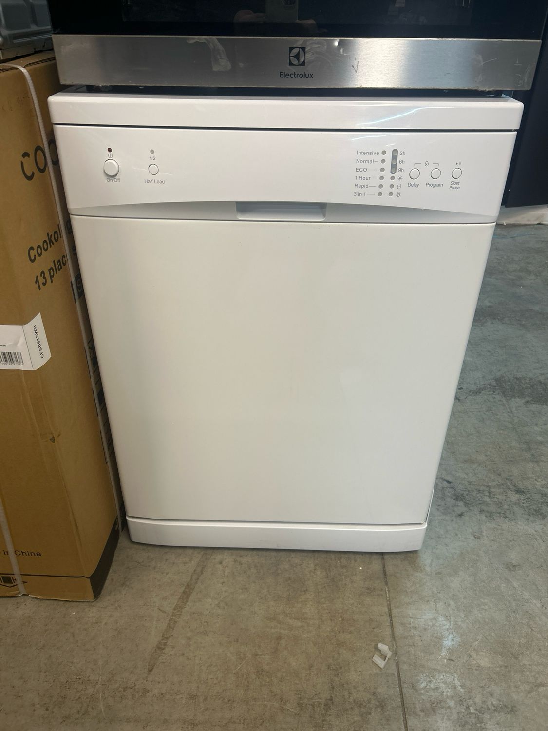 Essentials CDW60W13 60cm Free Standing Dishwasher White 3 Months Warranty