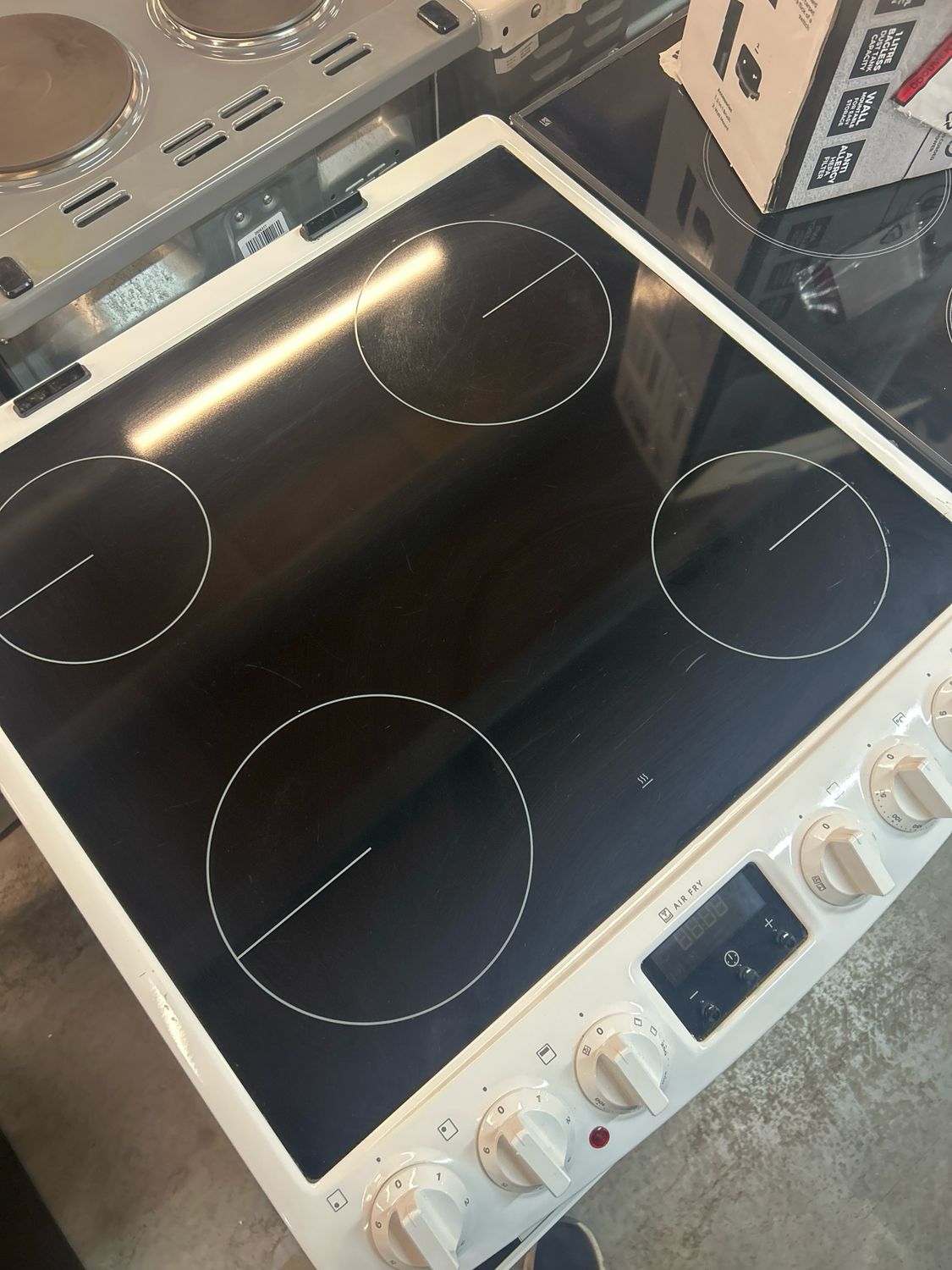 ZANUSSI AirFry ZCV69360WA 60cm Electric Ceramic Cooker - White
