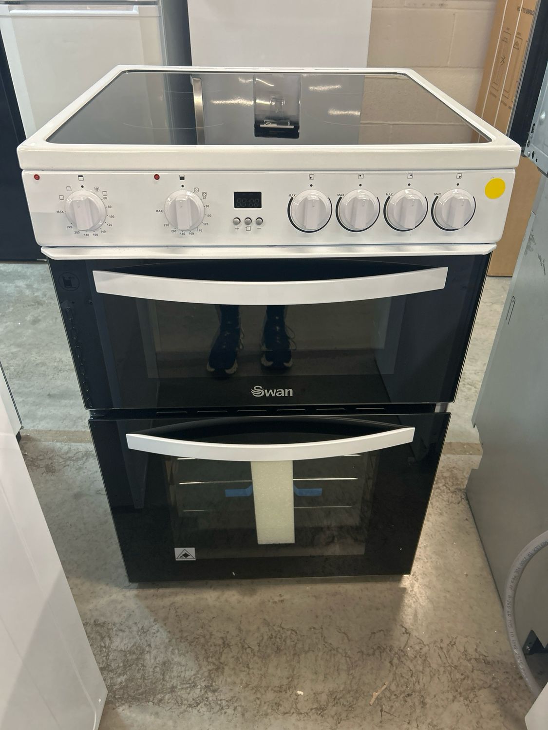 Swan SX16730W 60cm Electric Cooker Double Oven Ceramic Hob White - Damage On Left Side