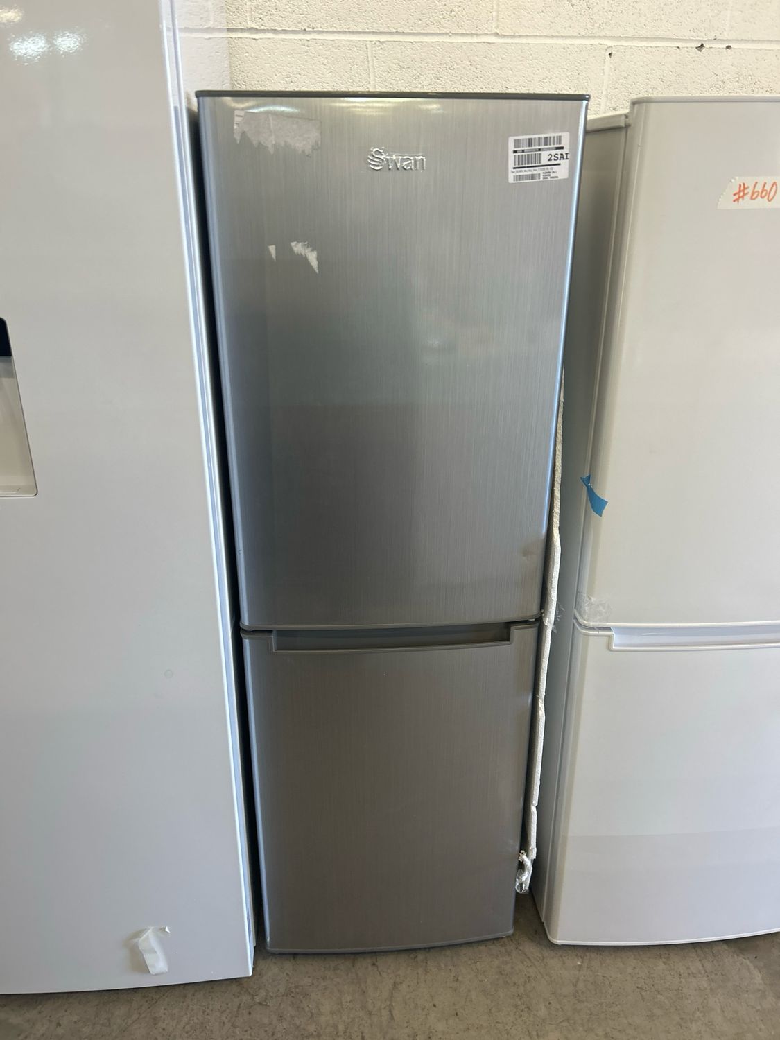 Swan SR15690S Fridge Freezer H144cm W47cm D48cm Silver New Gaded