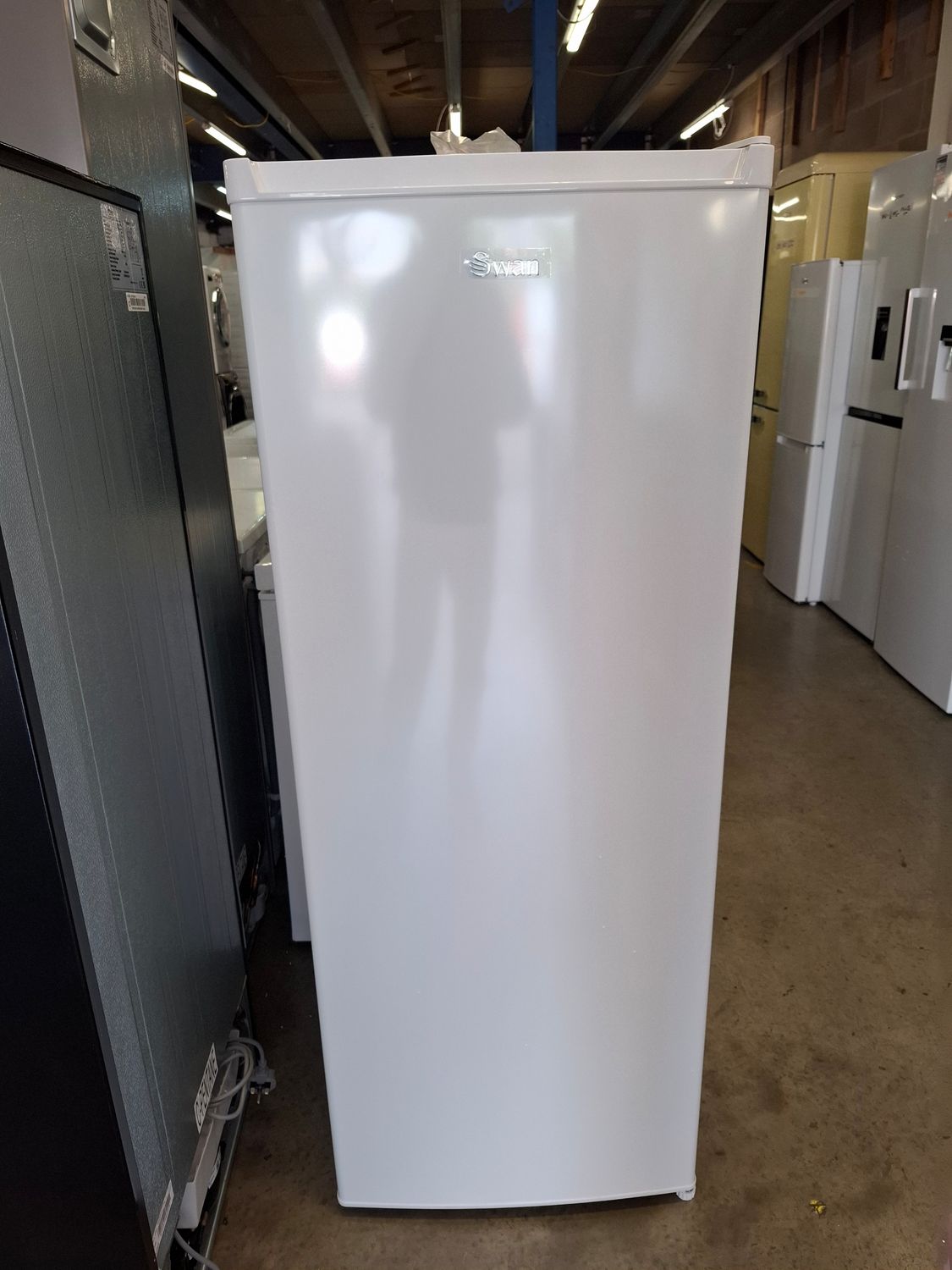 Swan SR15681w H143cm W55cm Tall  Larder Fridge Brand New