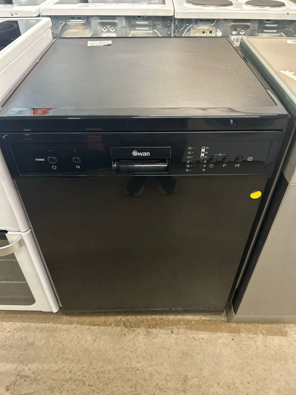 Swan SDW751150B 60cm Freestanding Full Size Dishwasher Black