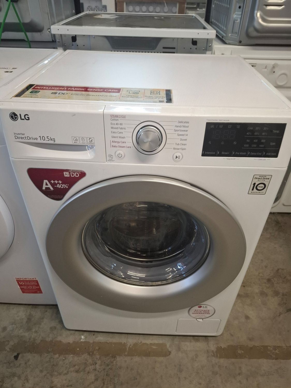 LG F4V310 10.5kg Load 1400 Spin Washing Machine White Refurbished 