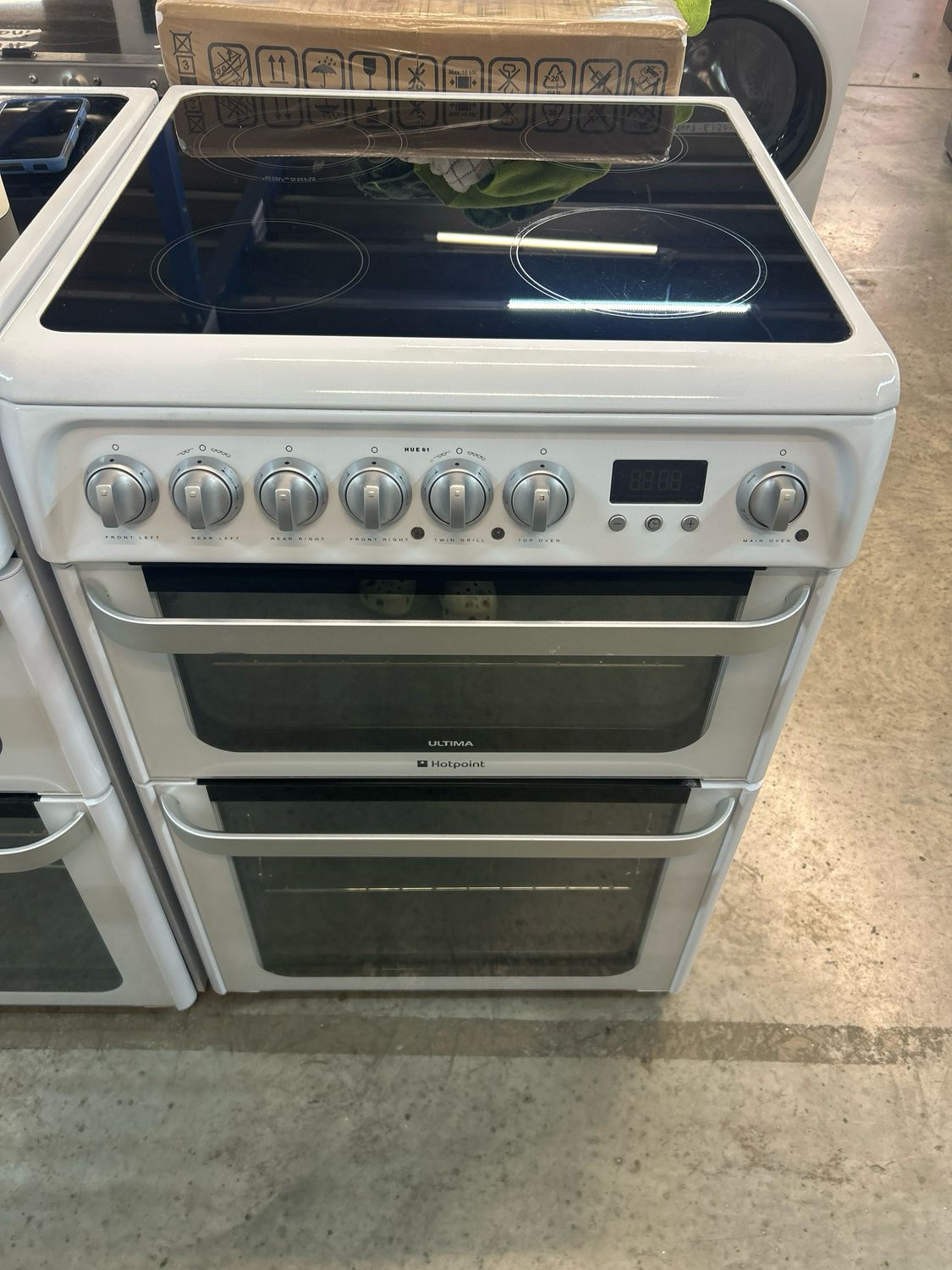 Hotpoint HUE610PS 60cm Electric cooker Double Oven White