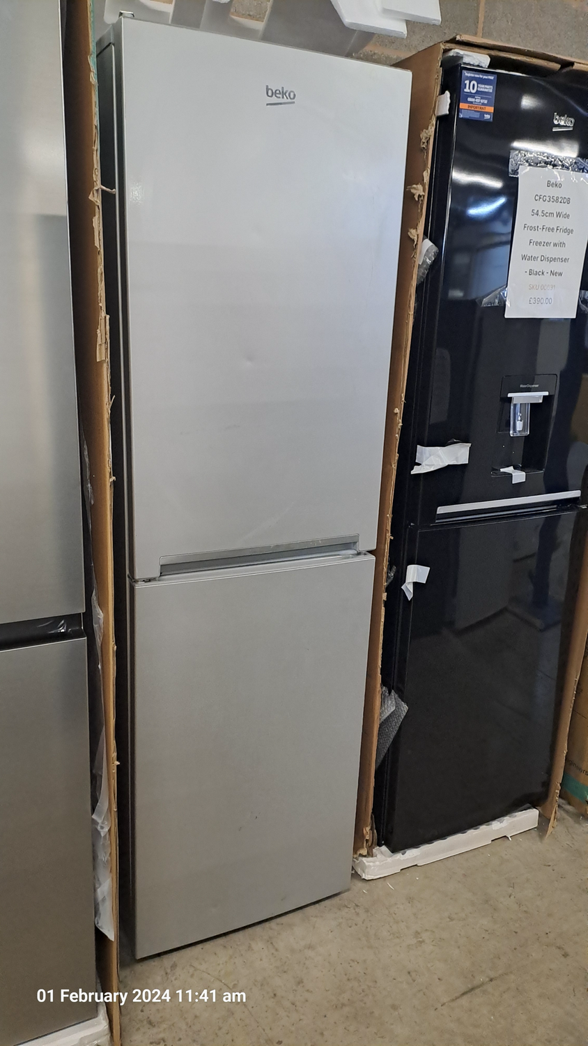 Beko CFG1582S Fridge Freezer White
