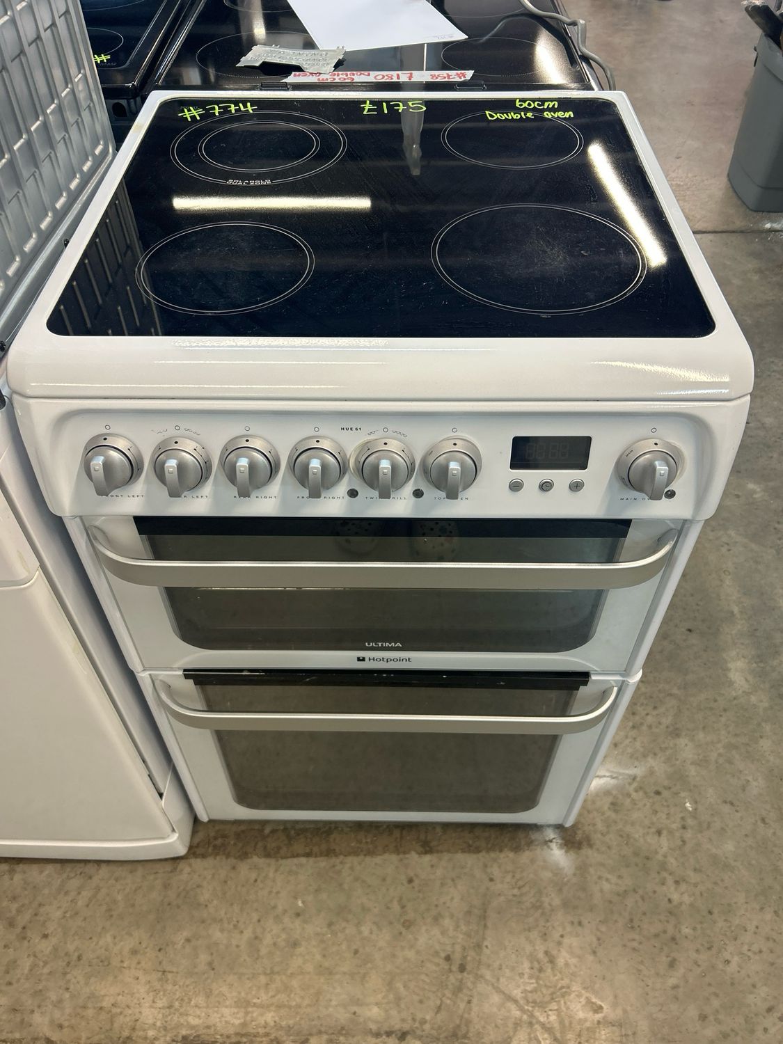 Hotpoint HUE61 60cm Electric cooker Double Oven White