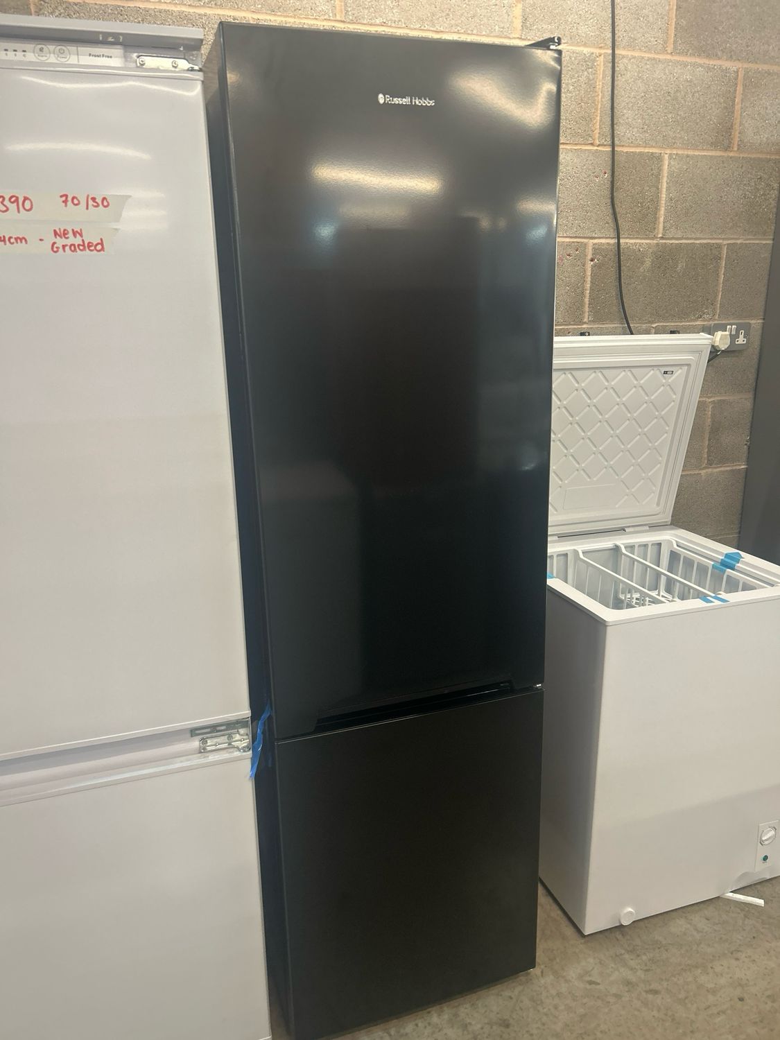 :Russell Hobbs RH180FF541E1B Fridge Freezer Black H180cm W55cm 70/30