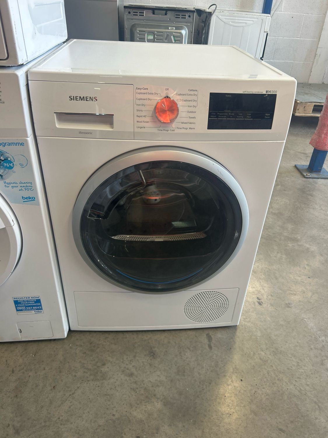 Siemens WT45M232GB 8kg Heat Pump Condenser Dryer White