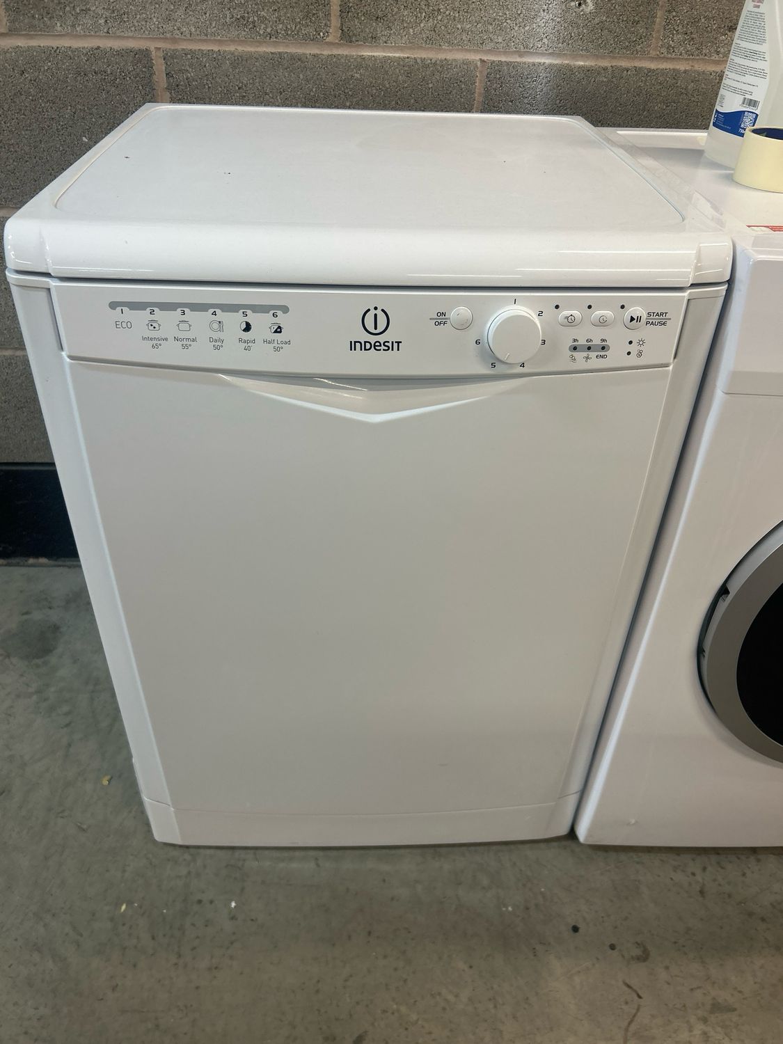 Indesit DFG26B1 Freestanding Dishwasher Full Size 60cm White