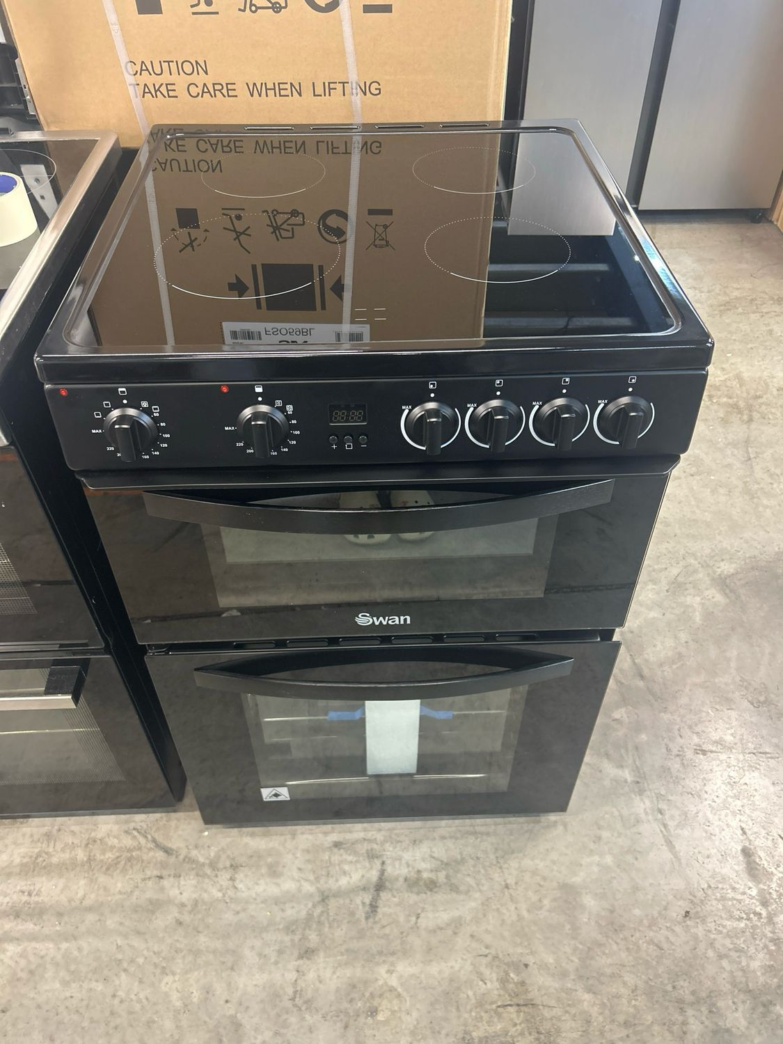 Swan SX16730B 60cm Electric Cooker Double Oven Ceramic Hob Black - Cosmetic Damage To Side/back Of Cooker