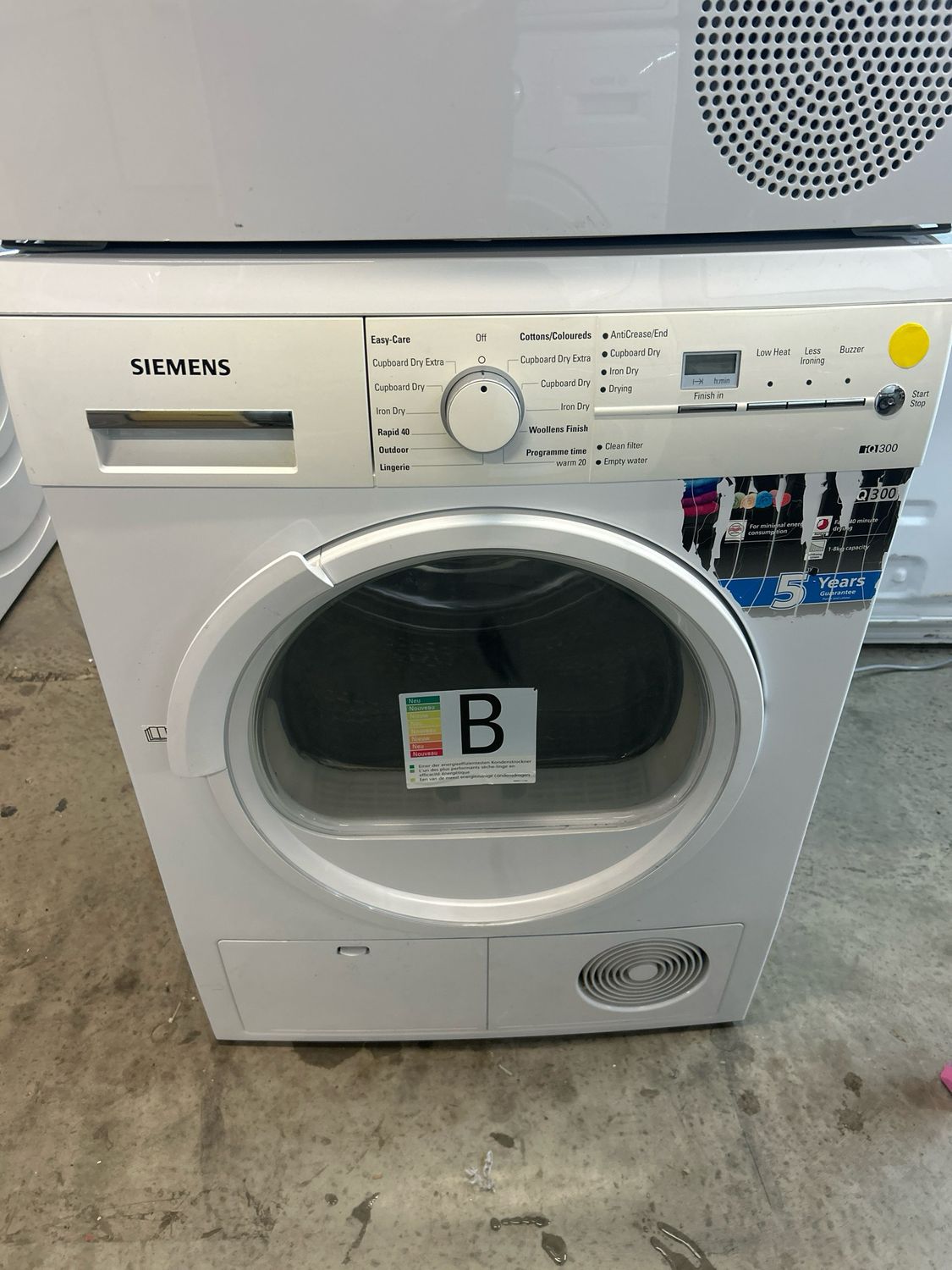 Siemens WT46E385GB Condenser Dryer White