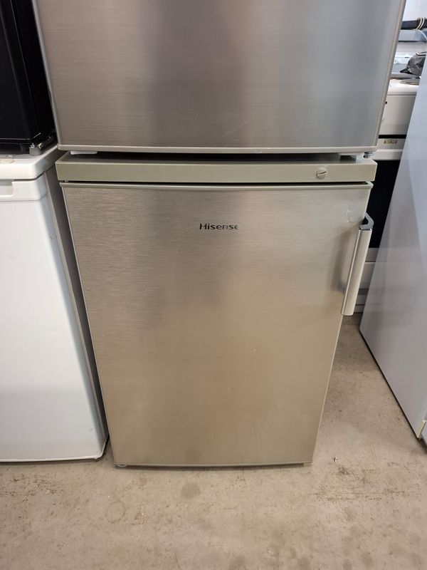 Hisense 84 x 56cm Under counter Freezer Silver
