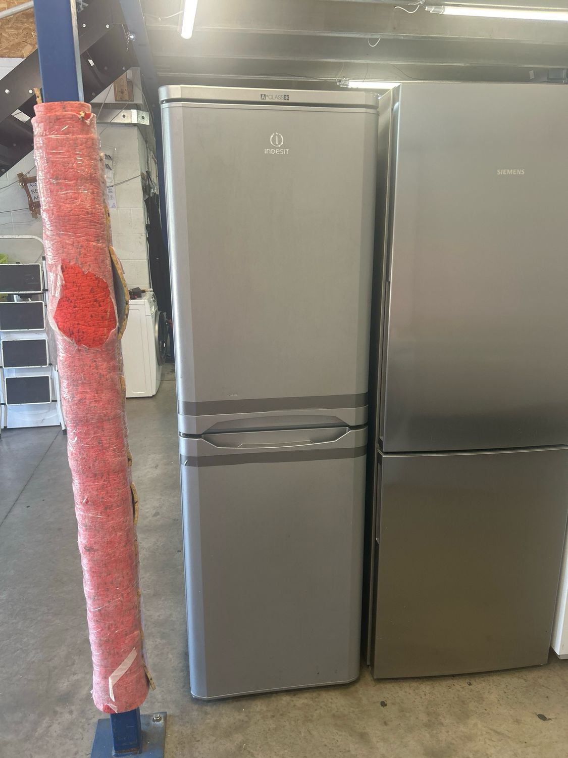 Indesit CAA55S Fridge Freezer H174cm W55cm Silver