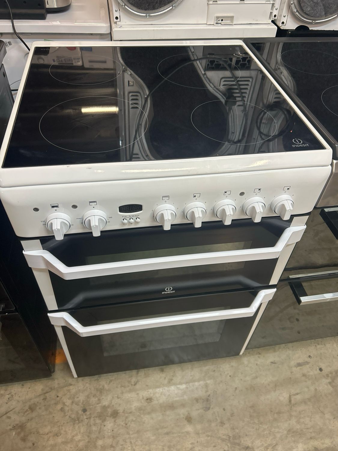 Indesit 60cm Electric Cooker Double Oven White