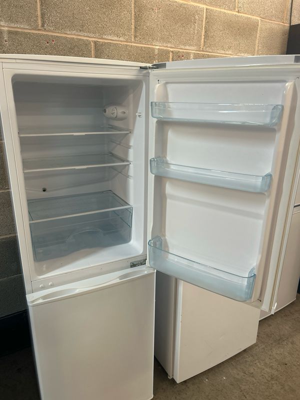Hotpoint RFAA52 Fridge Freezer H174cm W55cm Black