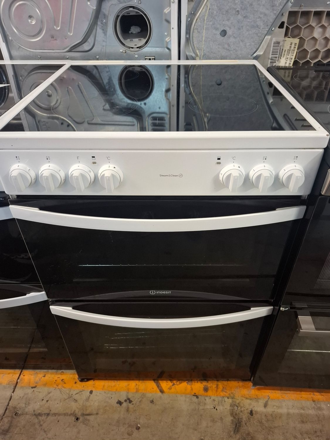 Indesit 60cm Electric Cooker Double Oven Ceramic Hob White