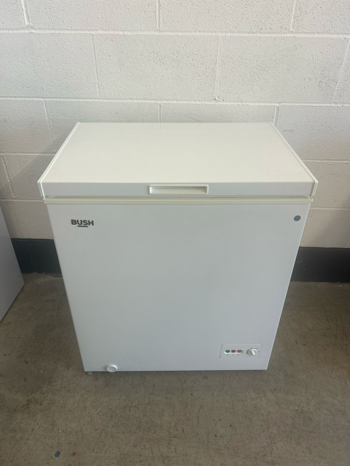 Bush BCF142L Chest Freezer - White 142L W73cm H85cm