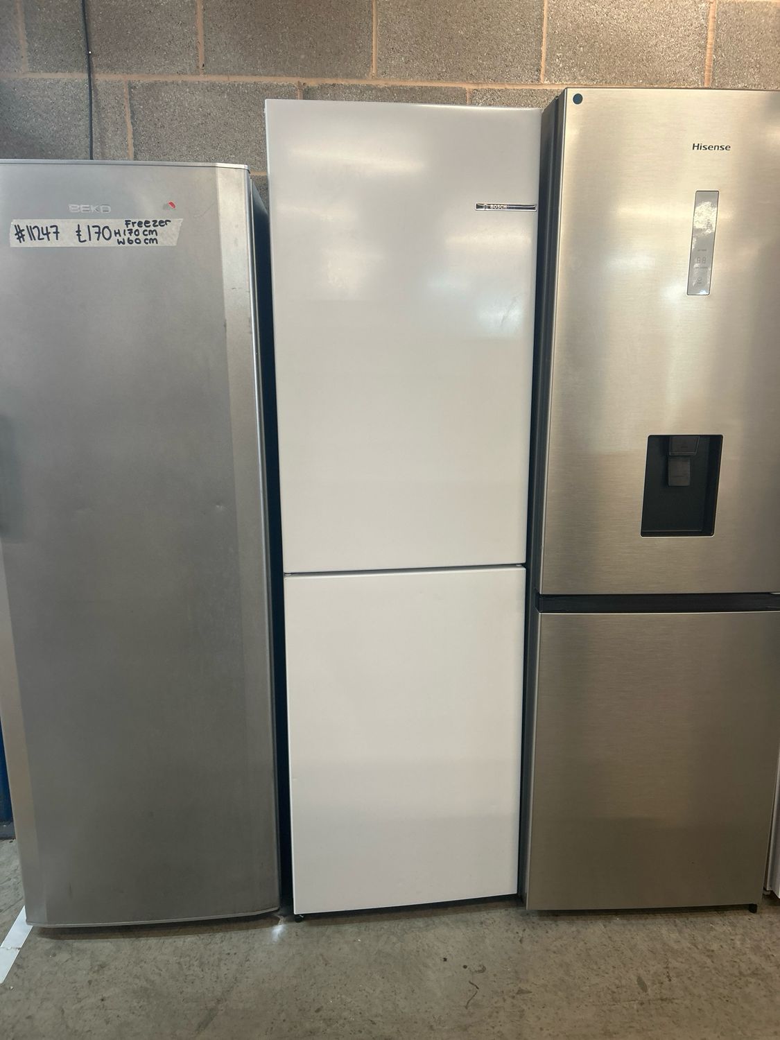 Bosch KGN27 Fridge Freezer White H183cm W55cm White
