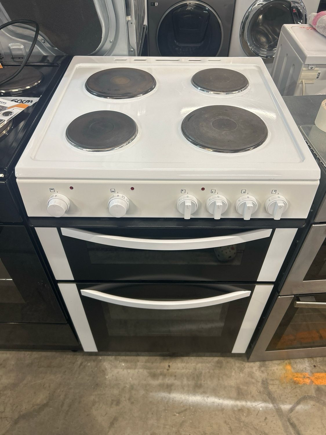 Logik 60cm Electric Cooker Solid Hobs White