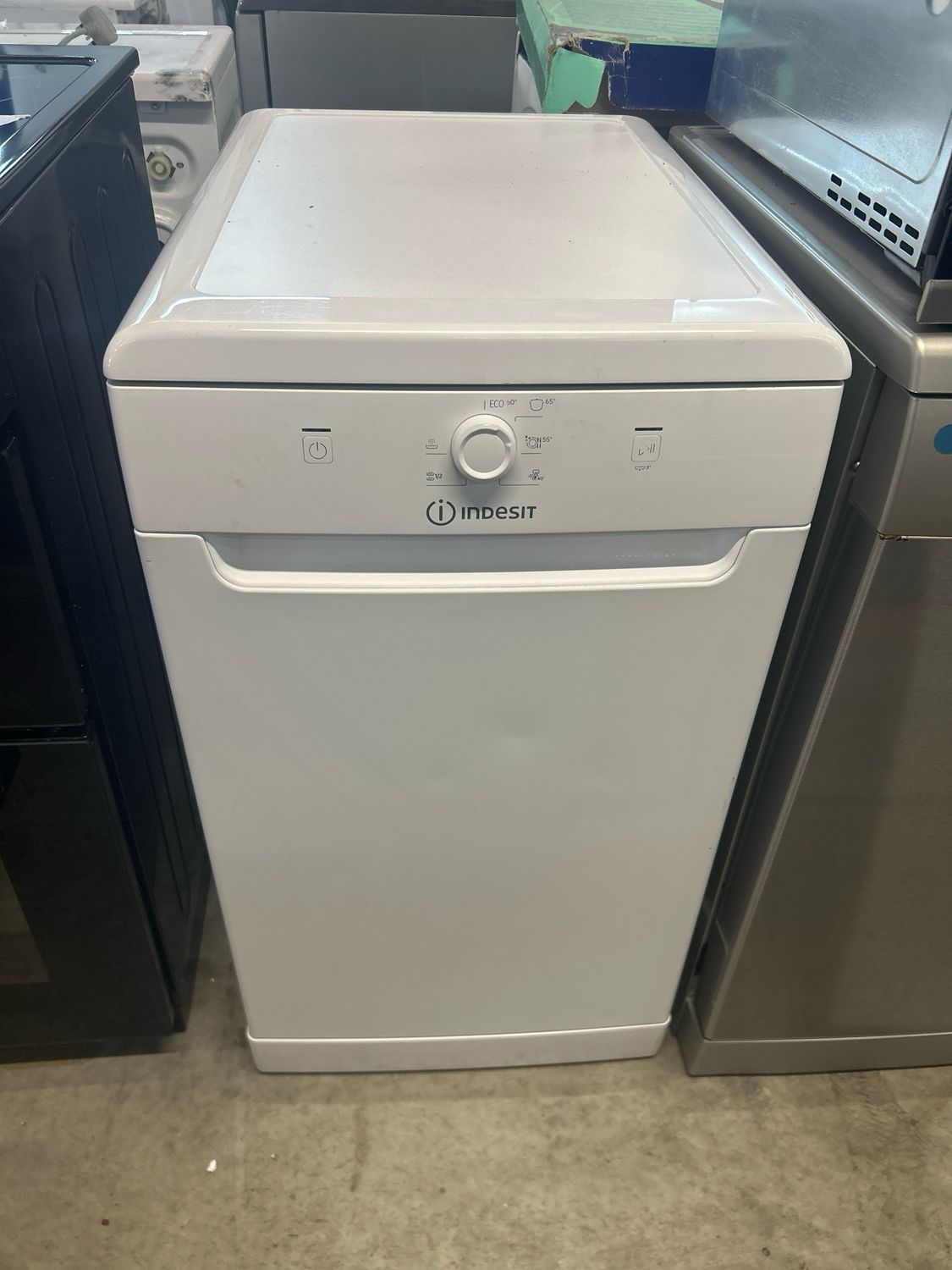 Indesit 45cm Freestanding Dishwasher White