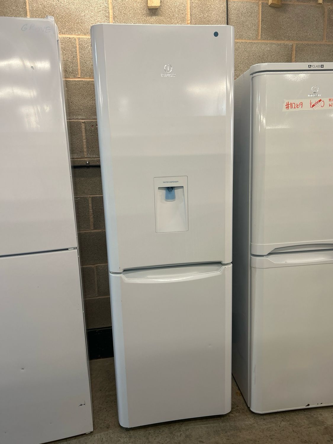 Indesit Fridge Freezer H184cm W60cm White