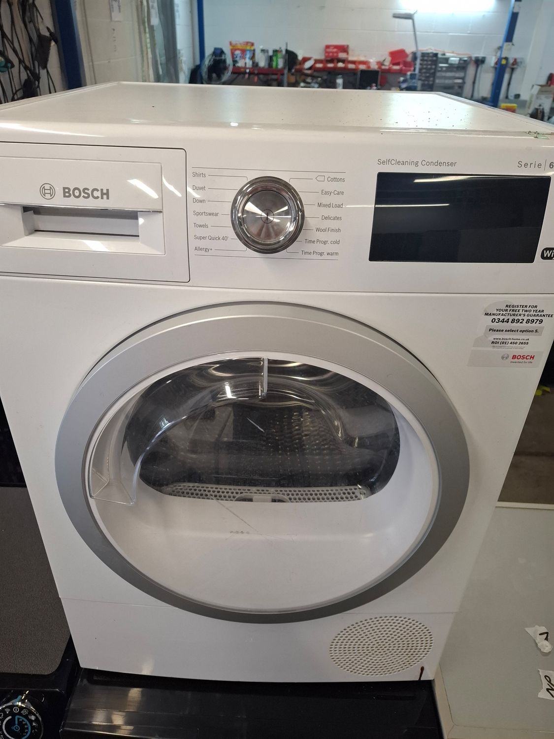 ///Bosch WTH7660GB 8kg Heat Pump Condenser Dryer White