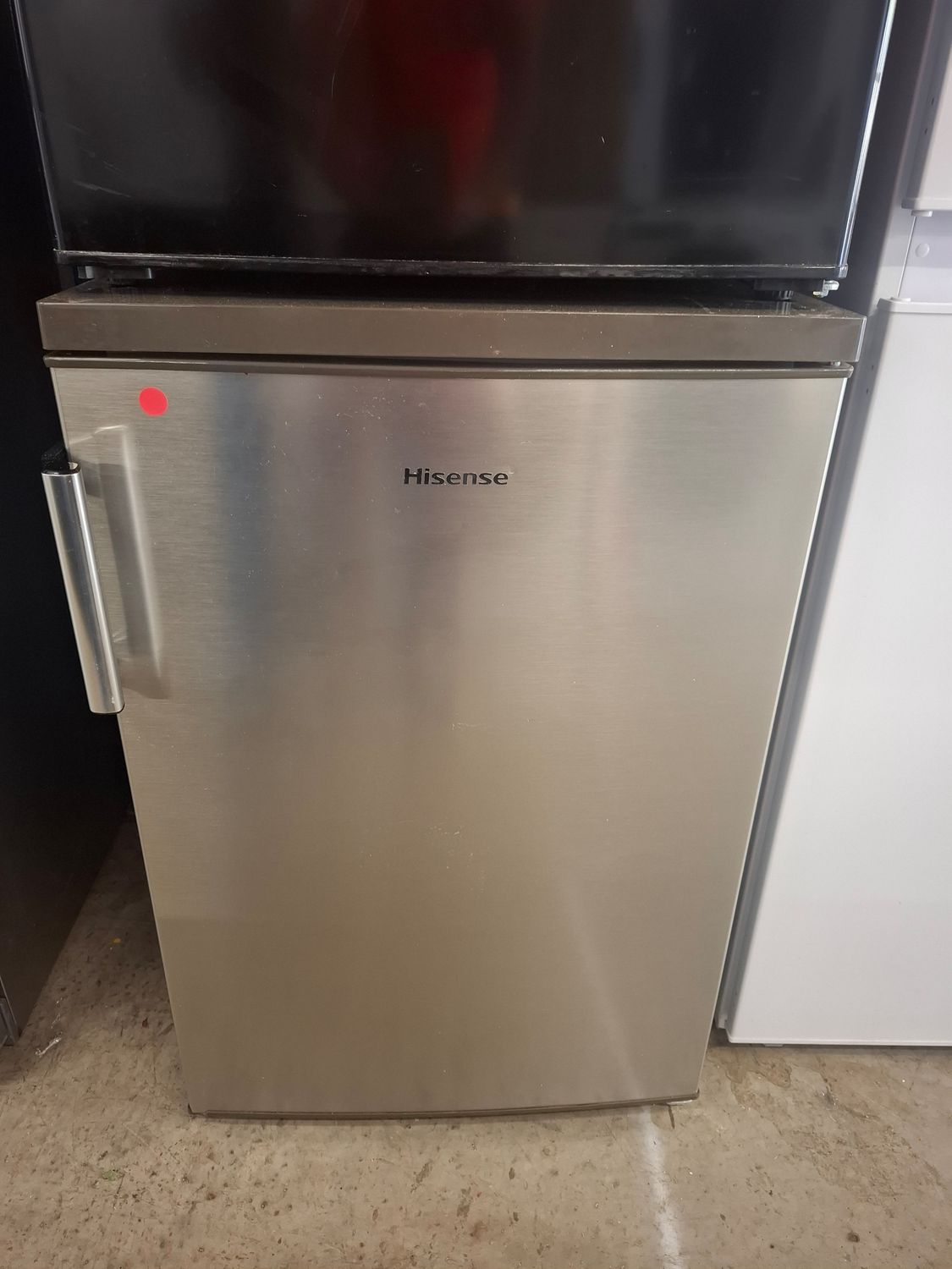 Hisense Under Counter Larder Fridge H84cm W55cm Silver